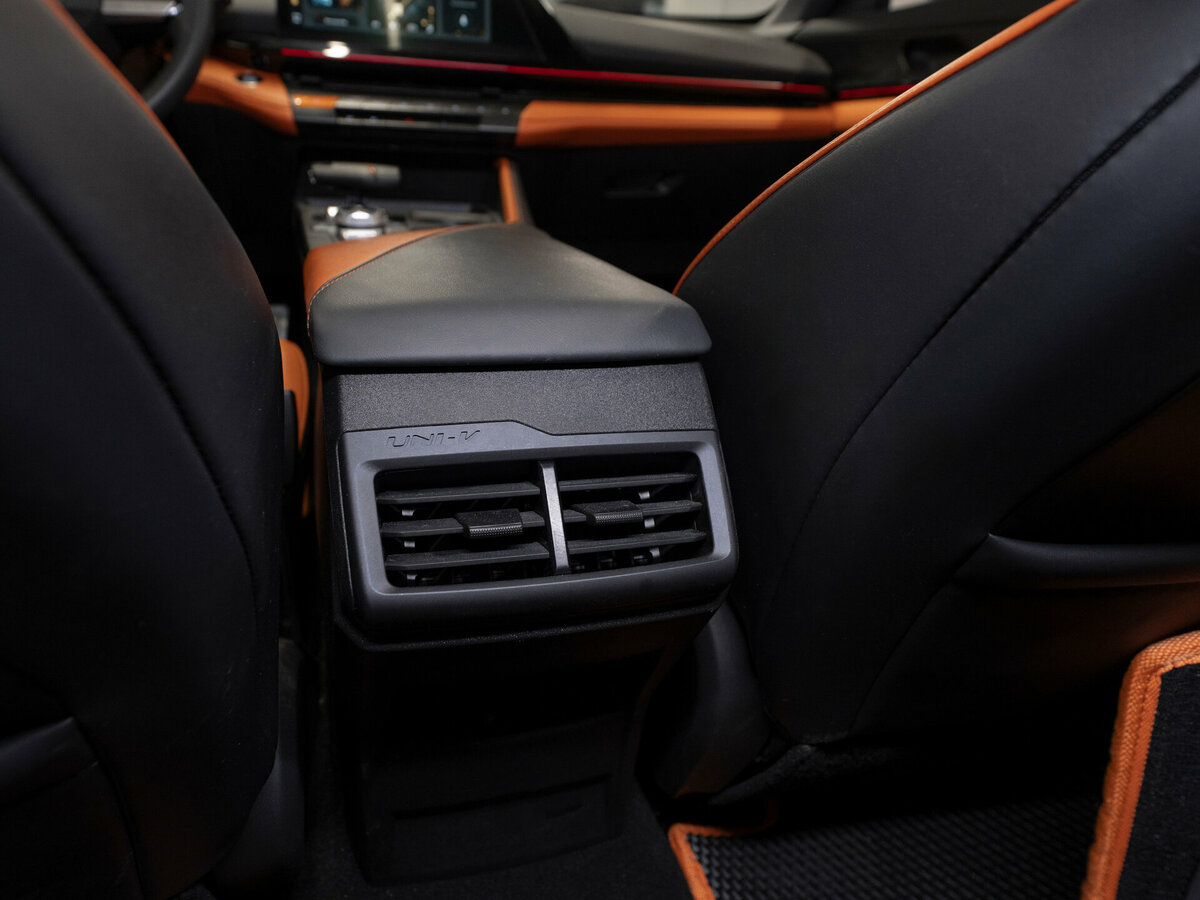 Продажа Б/У Чанган УНИ-В. Фото: #13